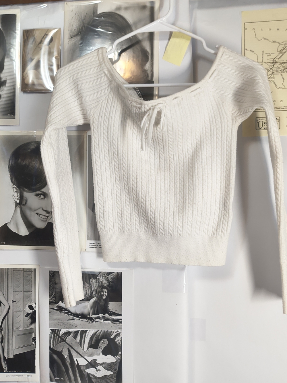 Hollister Cream Ribbed Knit Tie Front Crop Sweater Top Women’s Small